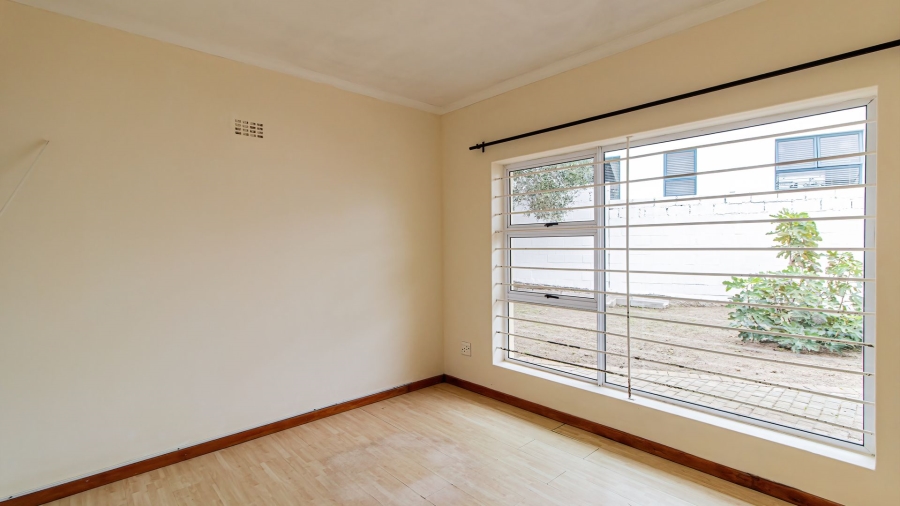 5 Bedroom Property for Sale in Myburgh Park Western Cape